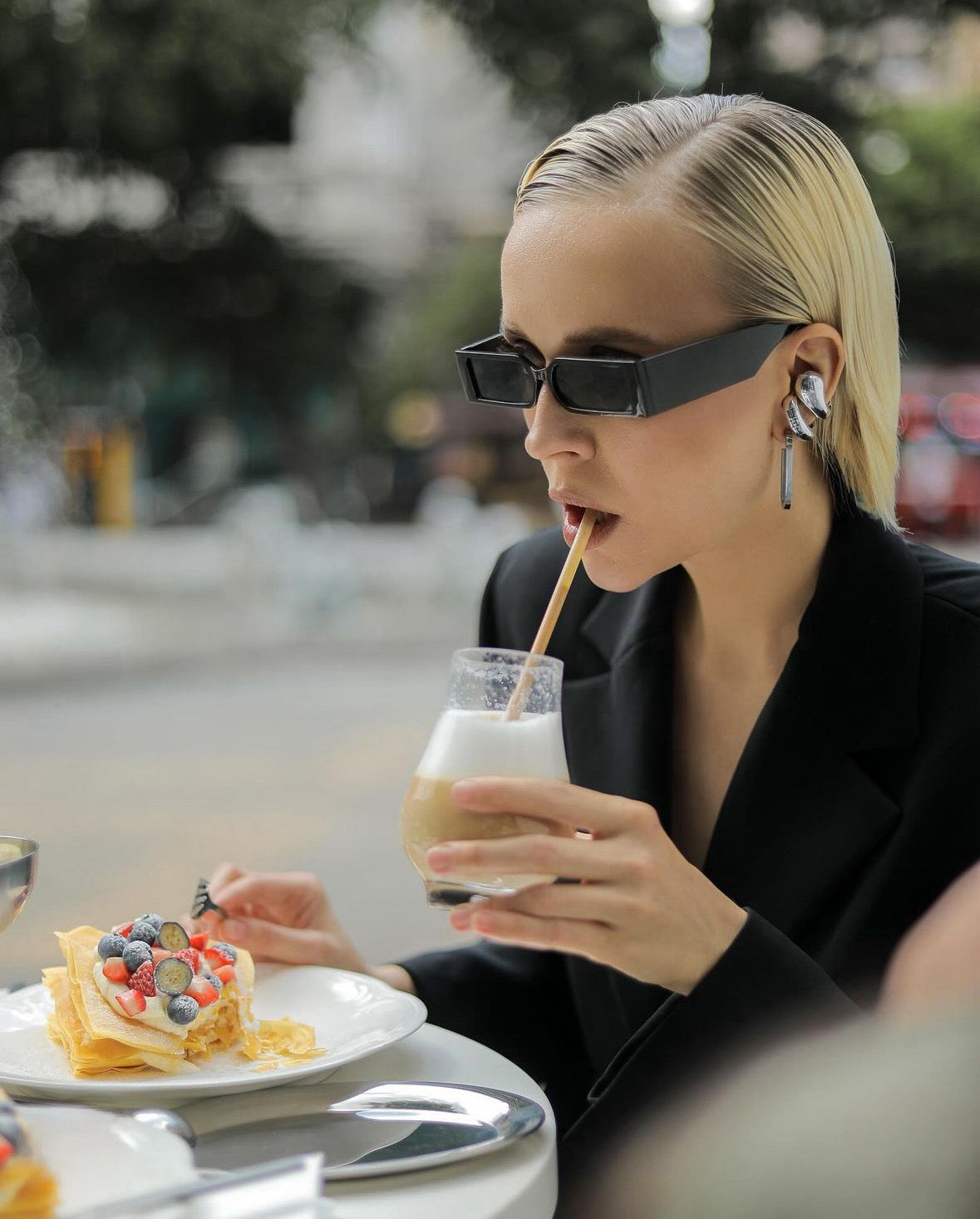 "Airpods" Shape Solo Cuff